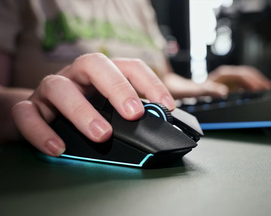 How to charge Razer Basilisk V3 Pro without a dock